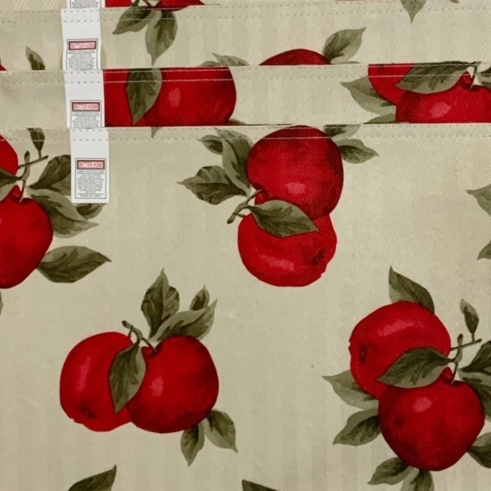 Apple Printed Linen Fabric Placemats Reversible 18” X 12” Cream Red 4 Piece Set